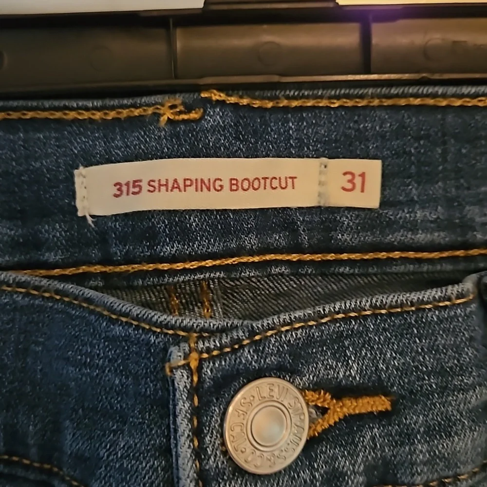 Jeans - Picture 3 of 4